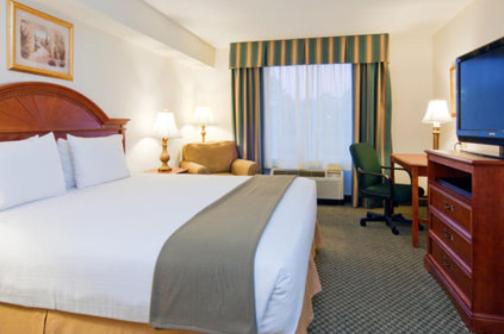 holiday inn express hotel and suites emporia by ihg