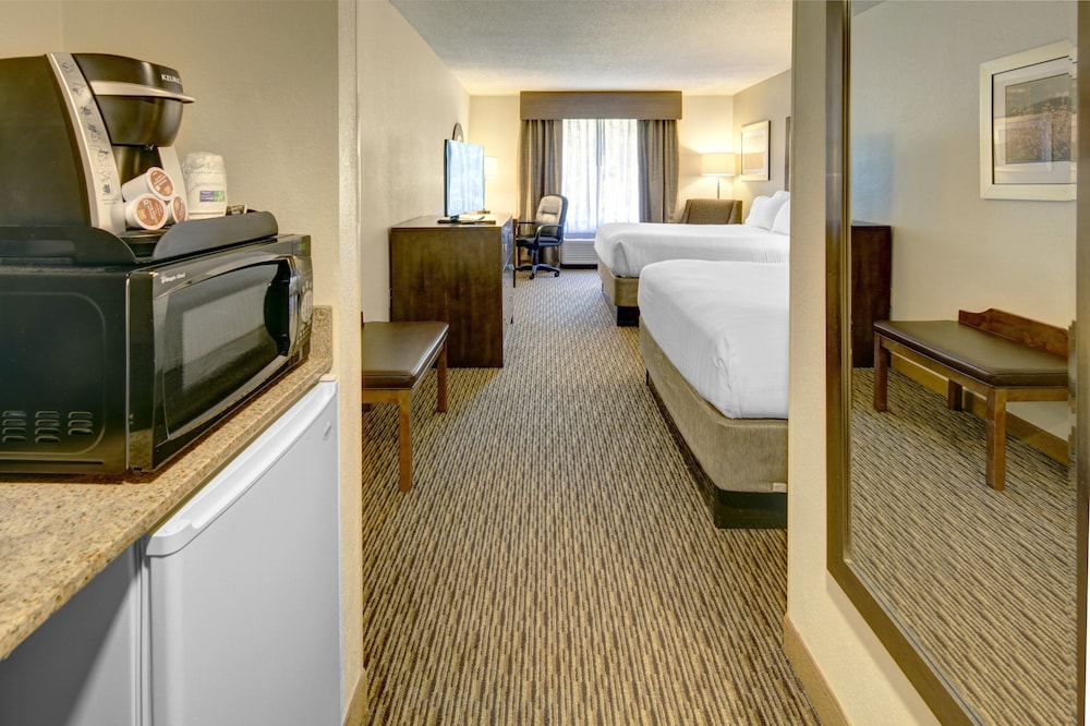 holiday inn express hotel and suites emporia by ihg