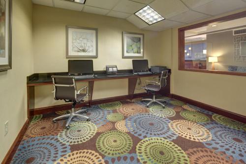 holiday inn express hotel and suites emporia by ihg