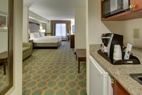 holiday inn express hotel and suites emporia by ihg