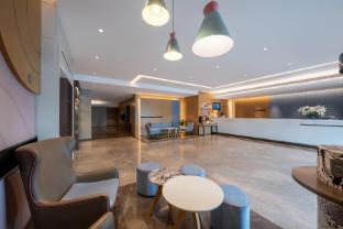 home inn linyi binhe avenue