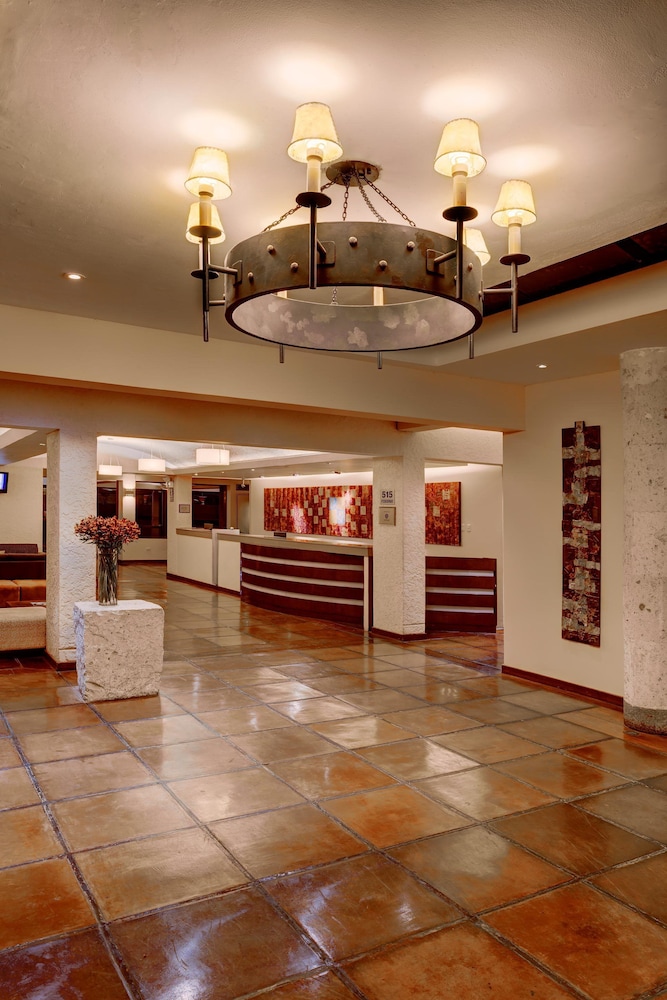 bth hotel arequipa lake
