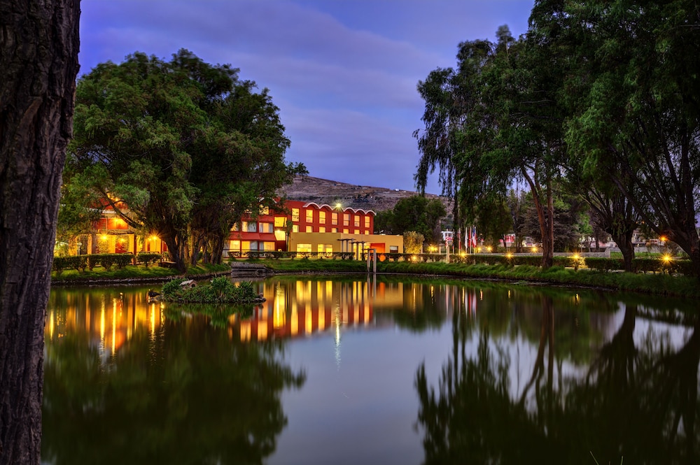 bth hotel arequipa lake