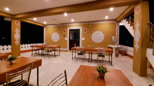 Tiger Valley Ranthambhore,India>>Sawai Madhopur,3 star