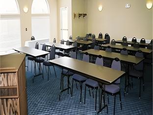 holiday inn express and suites maryville by ihg