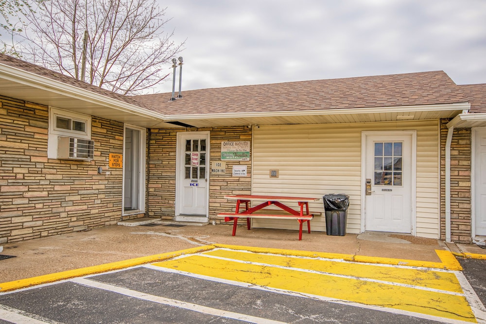 oyo travelier motel