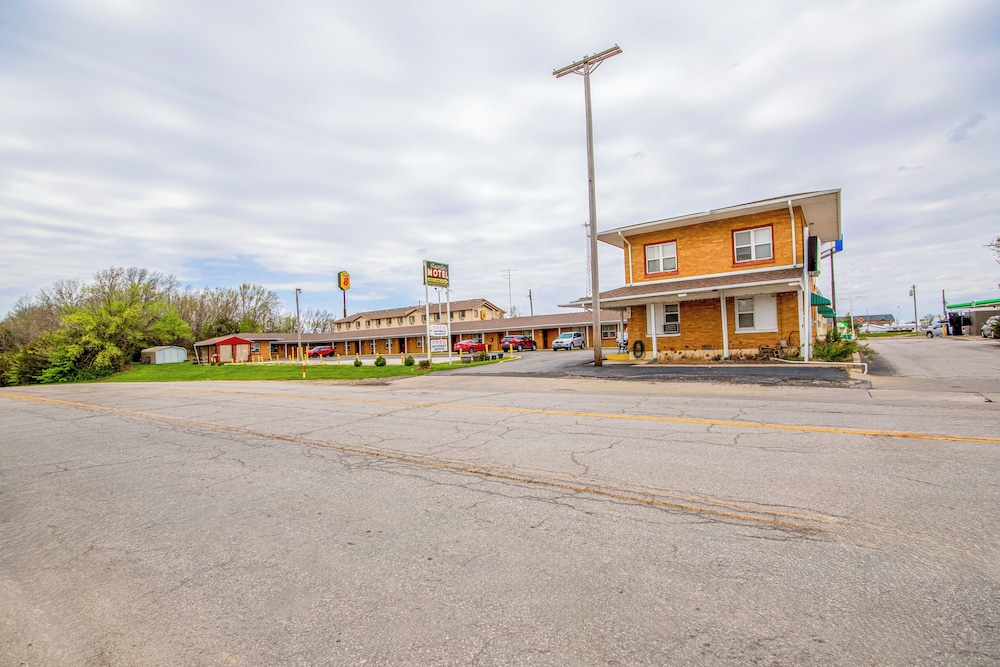 oyo travelier motel