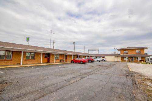 Oyo Travelier Motel,Near J.C.J. Van Speijk Lighthouse,2 star