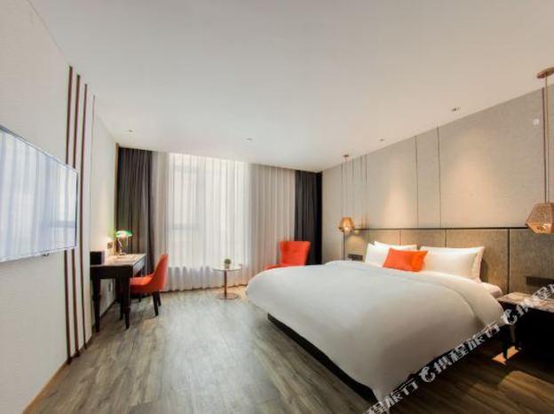 yitel premium shanghai peoples square nanjing road pedestrian street shop