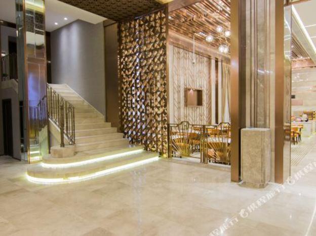 yitel premium shanghai peoples square nanjing road pedestrian street shop