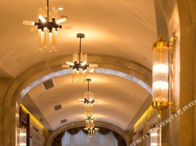 yitel premium shanghai peoples square nanjing road pedestrian street shop