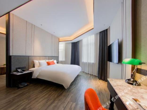 yitel premium shanghai peoples square nanjing road pedestrian street shop