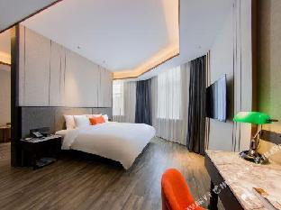 yitel premium shanghai peoples square nanjing road pedestrian street shop