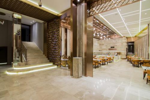 yitel premium shanghai peoples square nanjing road pedestrian street shop