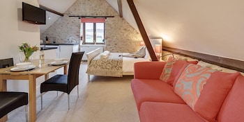 hills farm stays