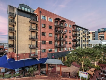 central brunswick apartment hotel