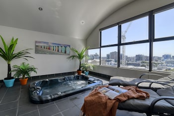 central brunswick apartment hotel
