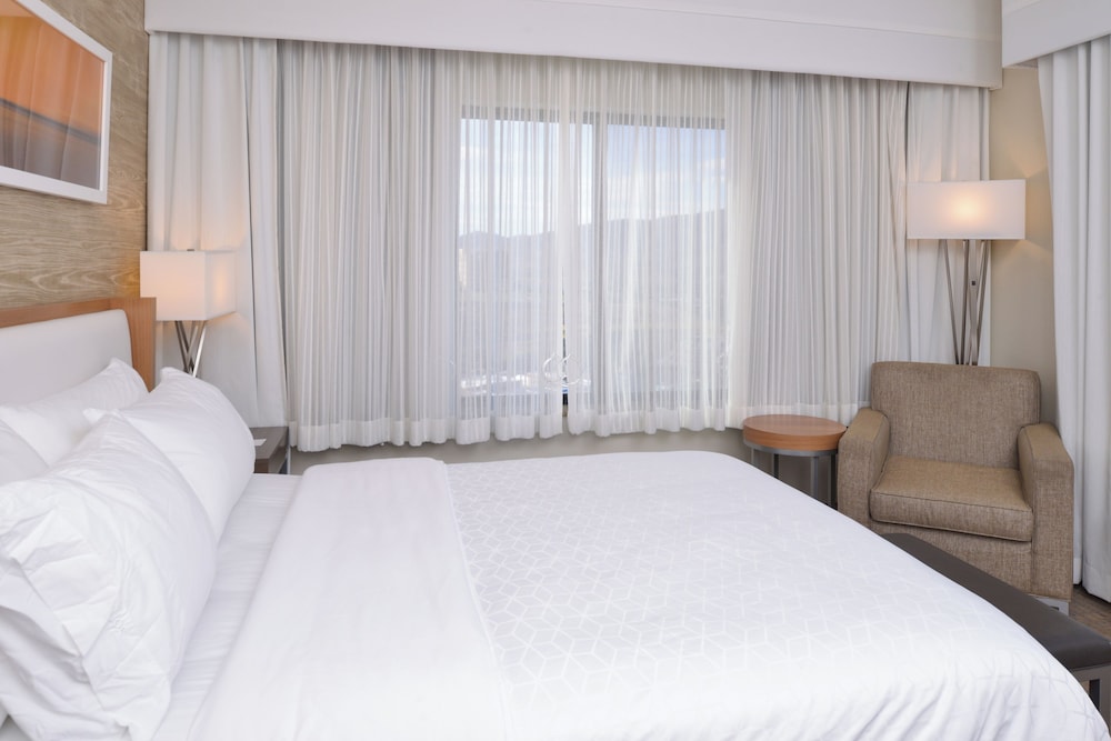 holiday inn express and suites pocatello by ihg