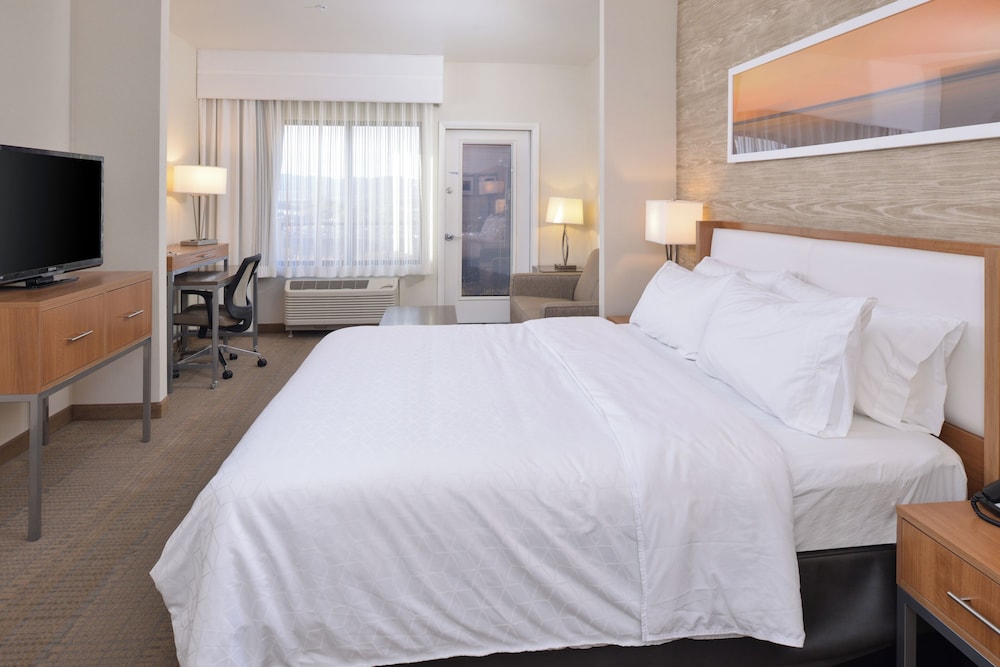 holiday inn express and suites pocatello by ihg