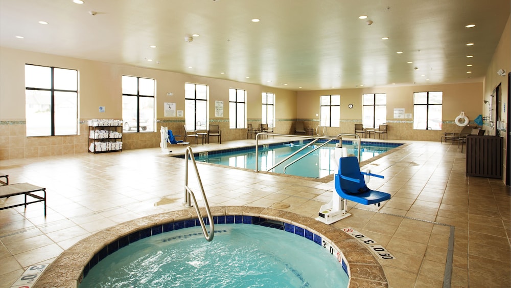holiday inn express and suites pocatello by ihg