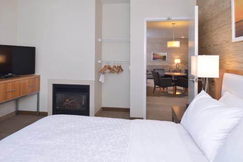 holiday inn express and suites pocatello by ihg