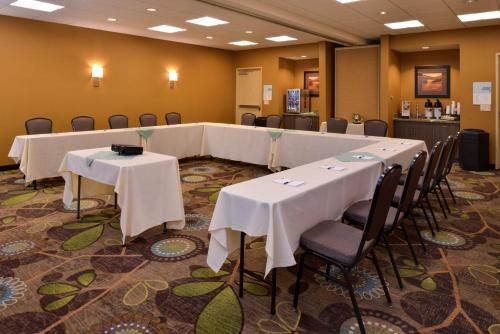 holiday inn express and suites pocatello by ihg