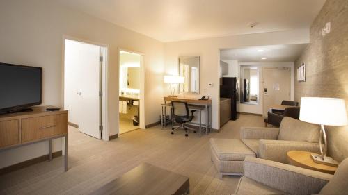 holiday inn express and suites pocatello by ihg