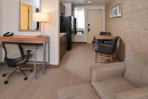 holiday inn express and suites pocatello by ihg