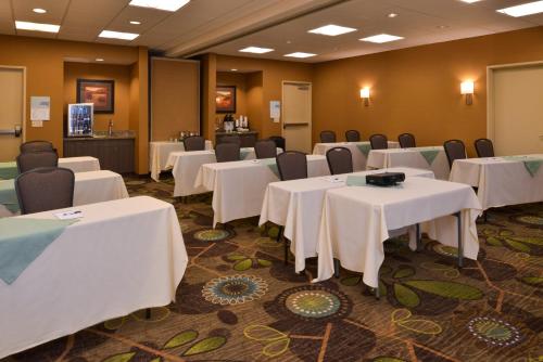 holiday inn express and suites pocatello by ihg