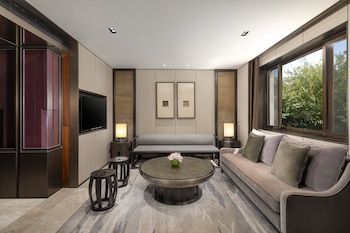 tanggu hotel xian great wild goose pagoda tang paradise