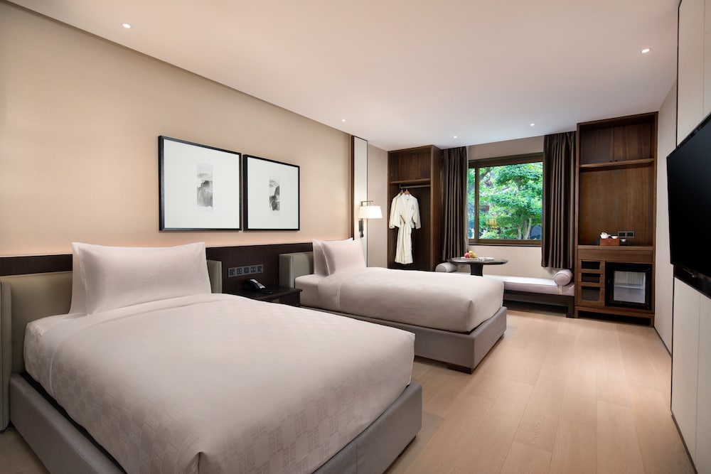 tanggu hotel xian great wild goose pagoda tang paradise