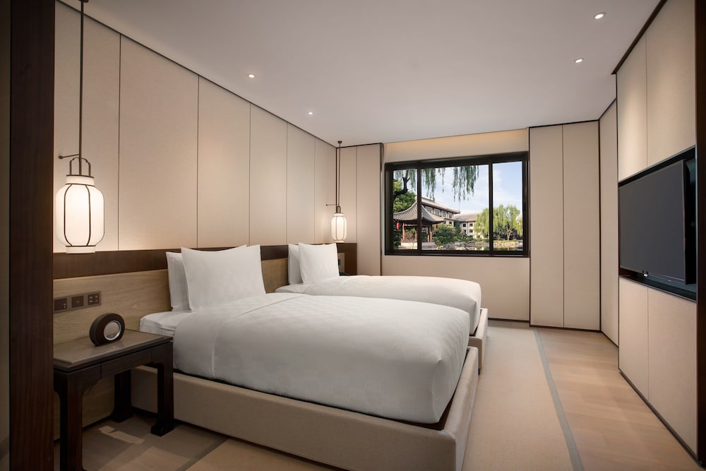 tanggu hotel xian great wild goose pagoda tang paradise