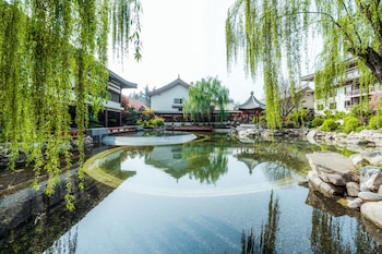 tanggu hotel xian great wild goose pagoda tang paradise