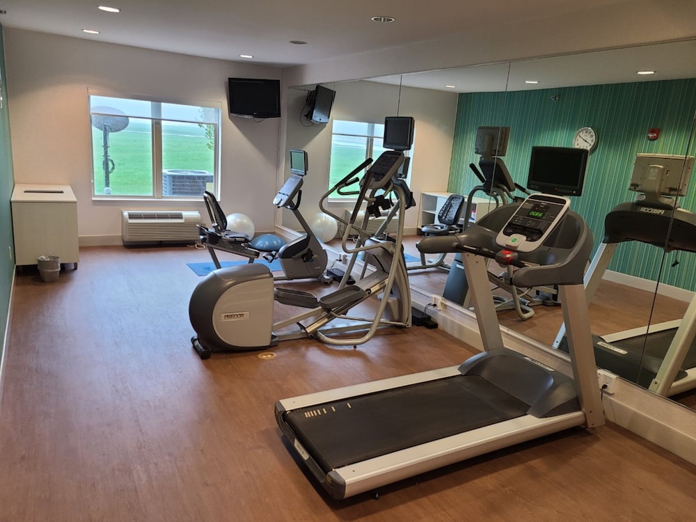 holiday inn express and suites sheldon by ihg