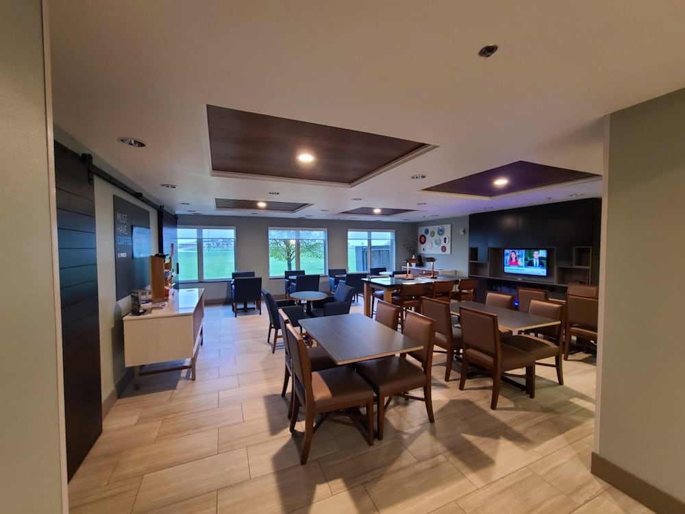holiday inn express and suites sheldon by ihg