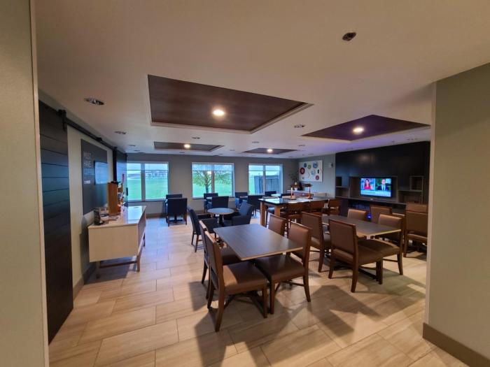 holiday inn express and suites sheldon by ihg