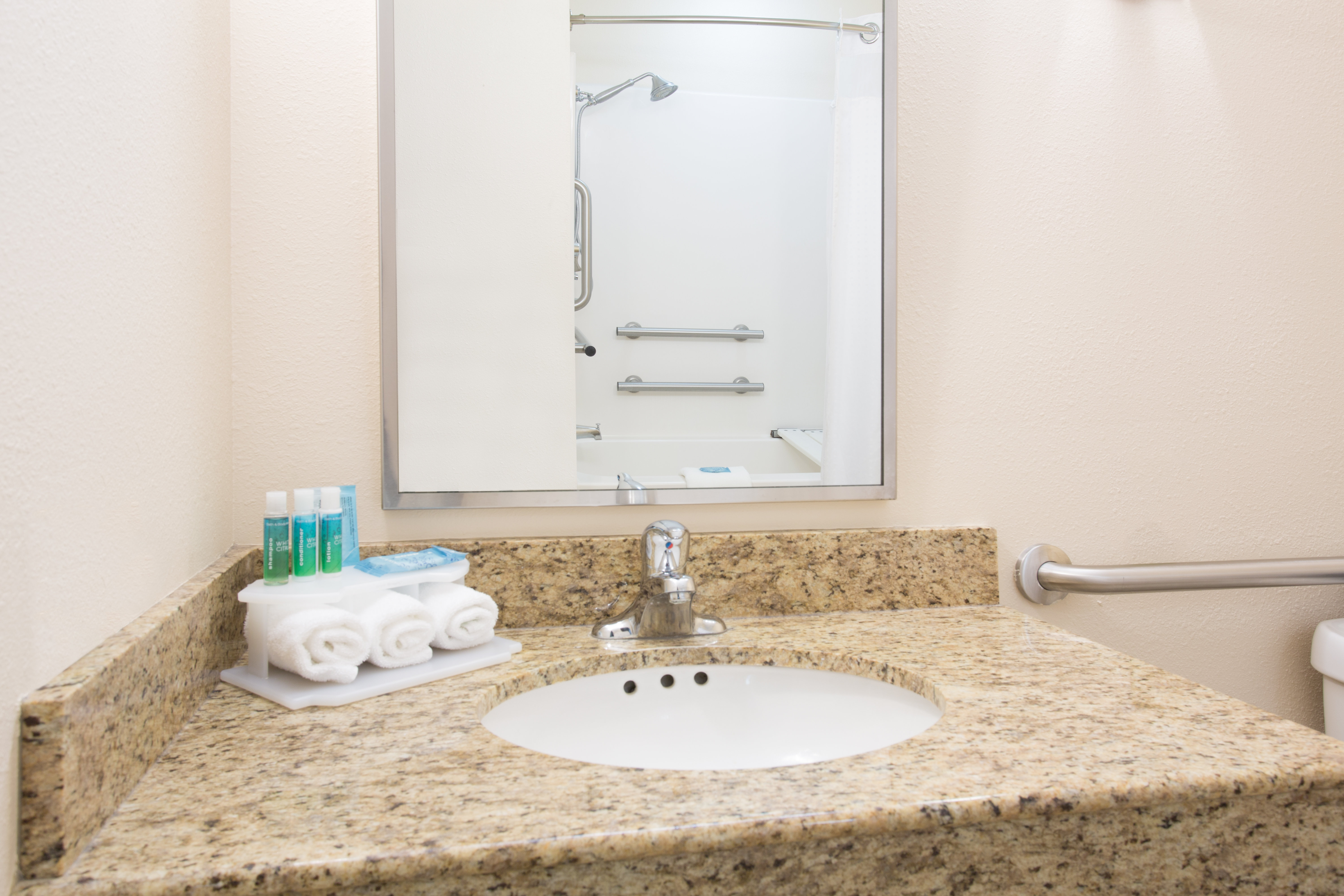 holiday inn express hotel and suites concordia by ihg