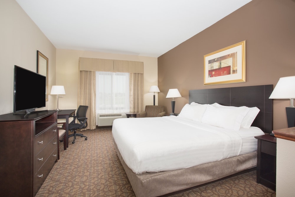 holiday inn express hotel and suites concordia by ihg