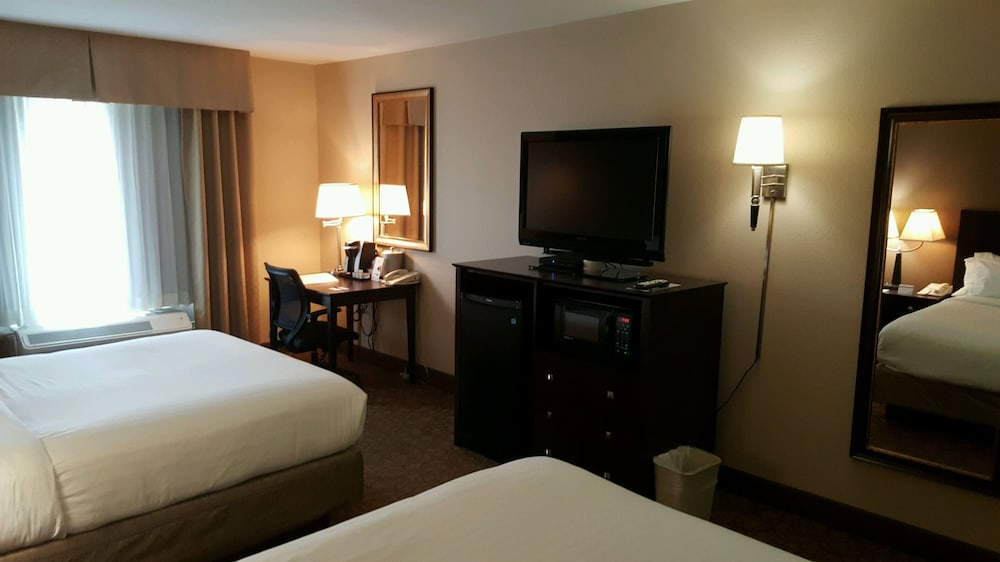 holiday inn express hotel and suites concordia by ihg