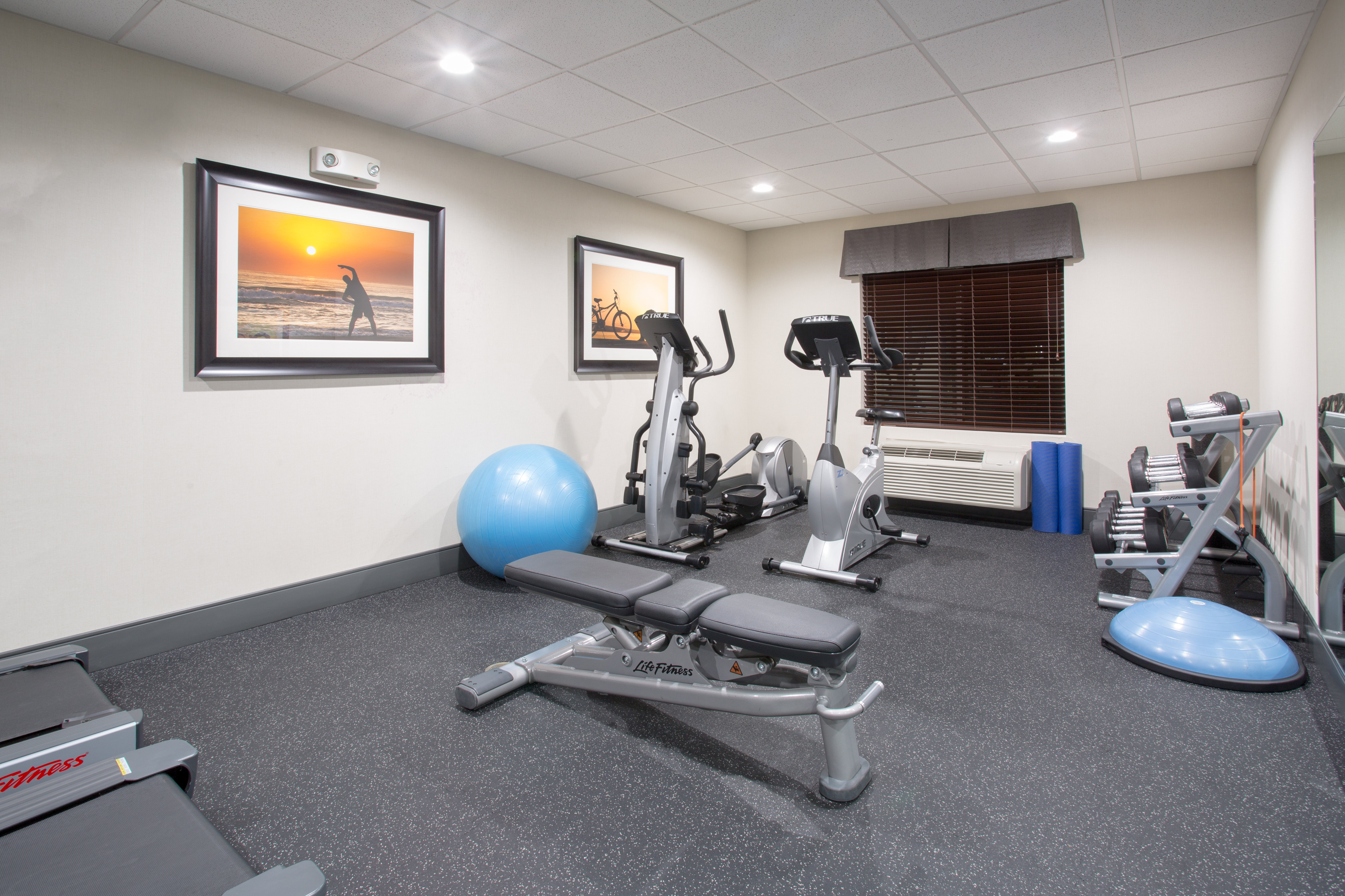 holiday inn express hotel and suites concordia by ihg