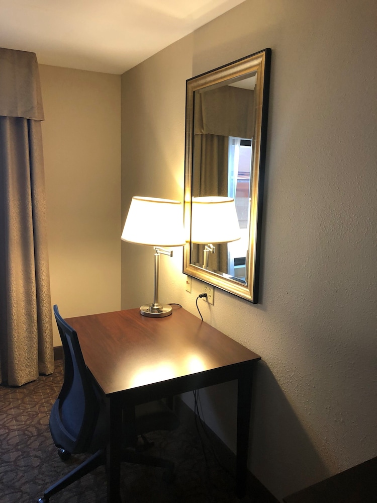 holiday inn express hotel and suites concordia by ihg