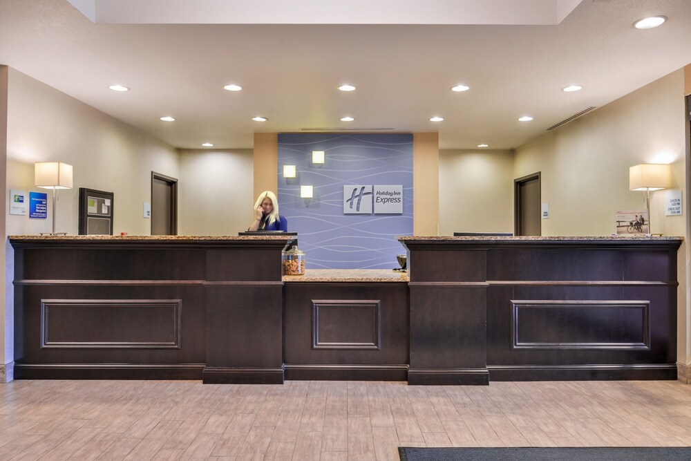 holiday inn express hotel and suites emporia northwest by ihg