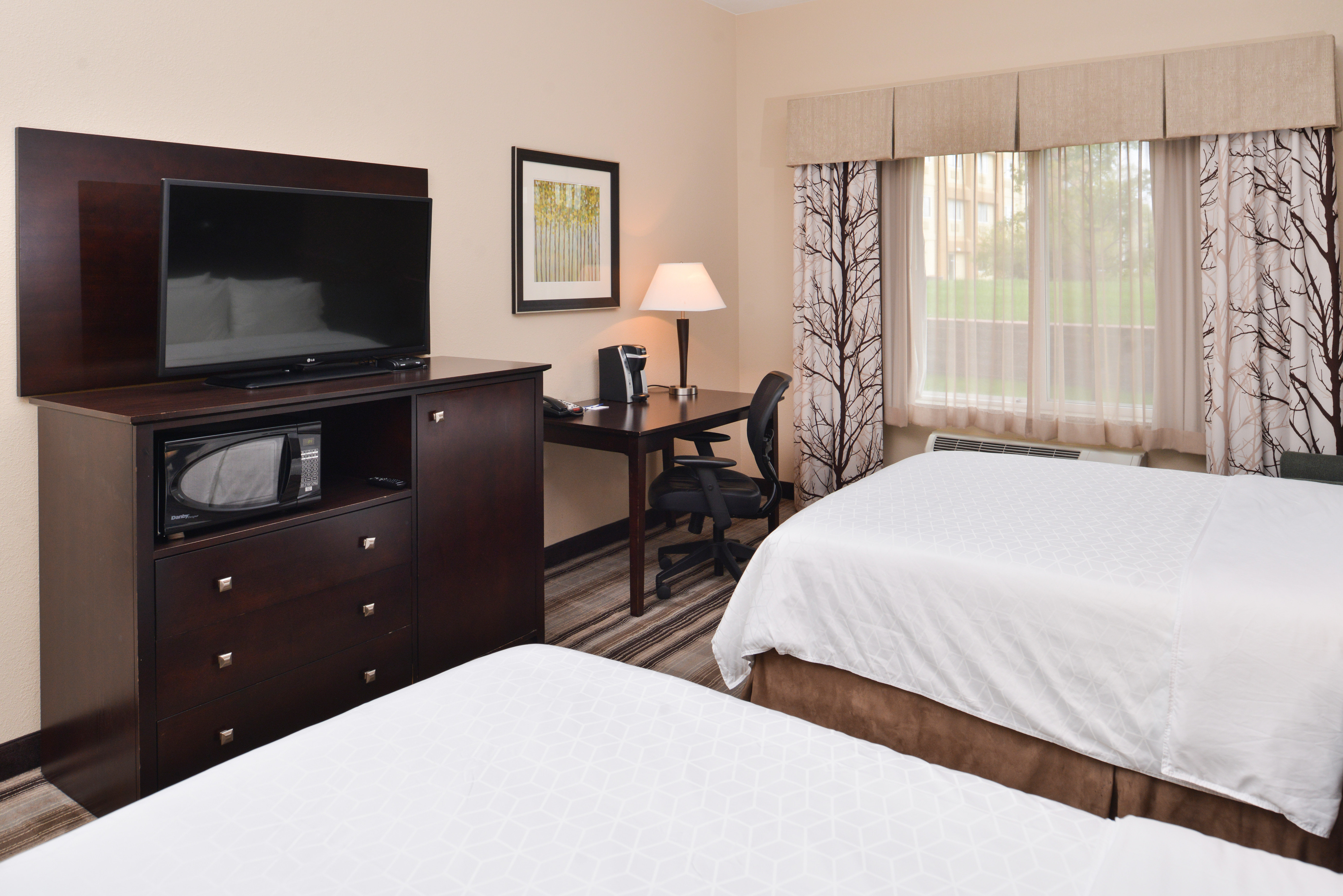 holiday inn express hotel and suites emporia northwest by ihg