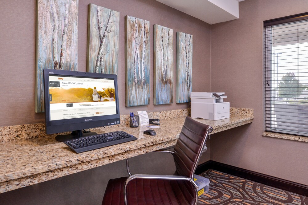 holiday inn express hotel and suites emporia northwest by ihg