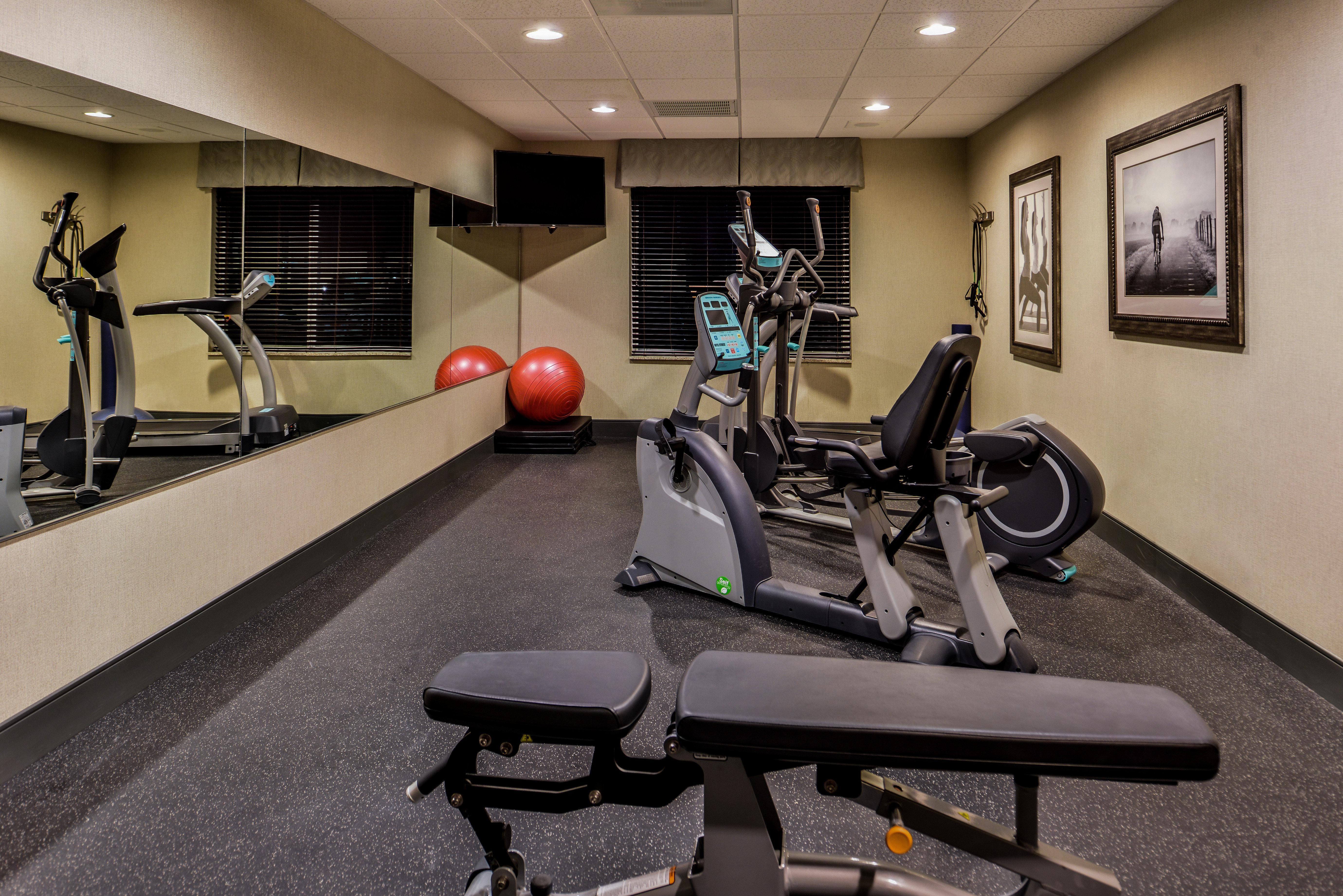 holiday inn express hotel and suites emporia northwest by ihg