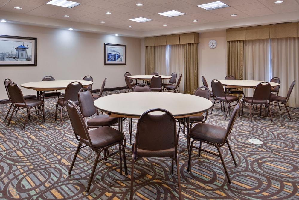 holiday inn express hotel and suites emporia northwest by ihg