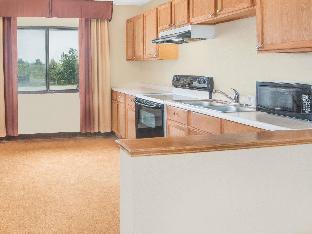 Super 8 By Wyndham Marshalltown,Marshalltown>>Marshall,2 star
