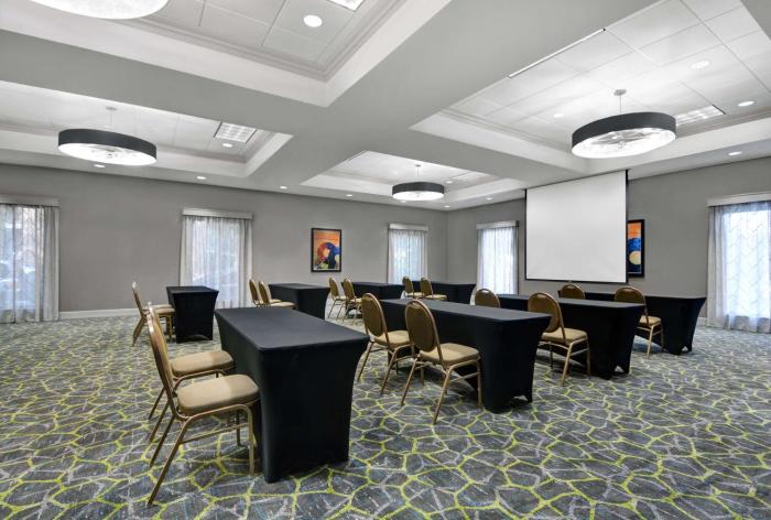 hampton inn gallatin