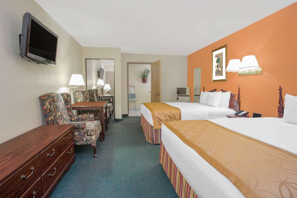 days inn and suites by wyndham red rock gallup