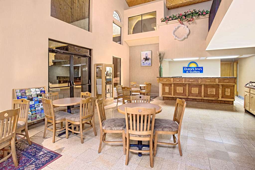 days inn and suites by wyndham red rock gallup
